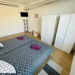 In - Cozystays קאמן