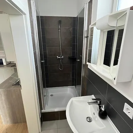 In - Cozystays