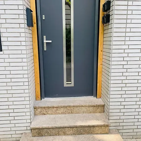 Apartment In - Cozystays *