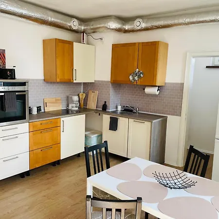In - Cozystays Apartamento *