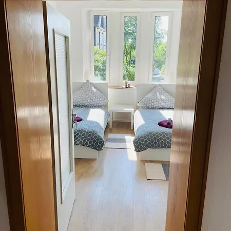 In - Cozystays Apartman