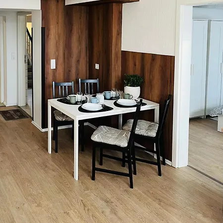 In - Cozystays 아파트