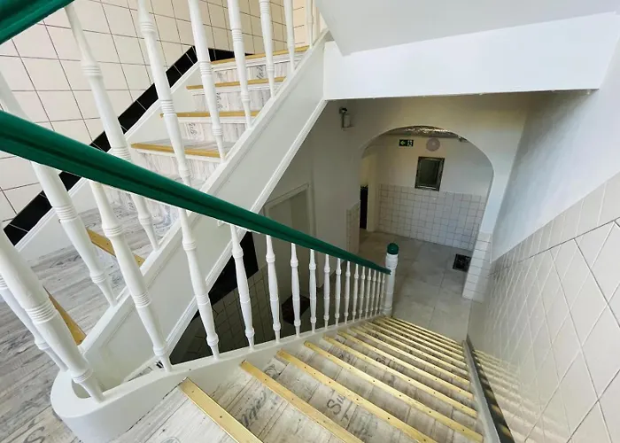 In - Cozystays דירה *