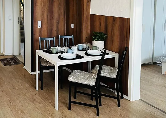 In - Cozystays Apartment